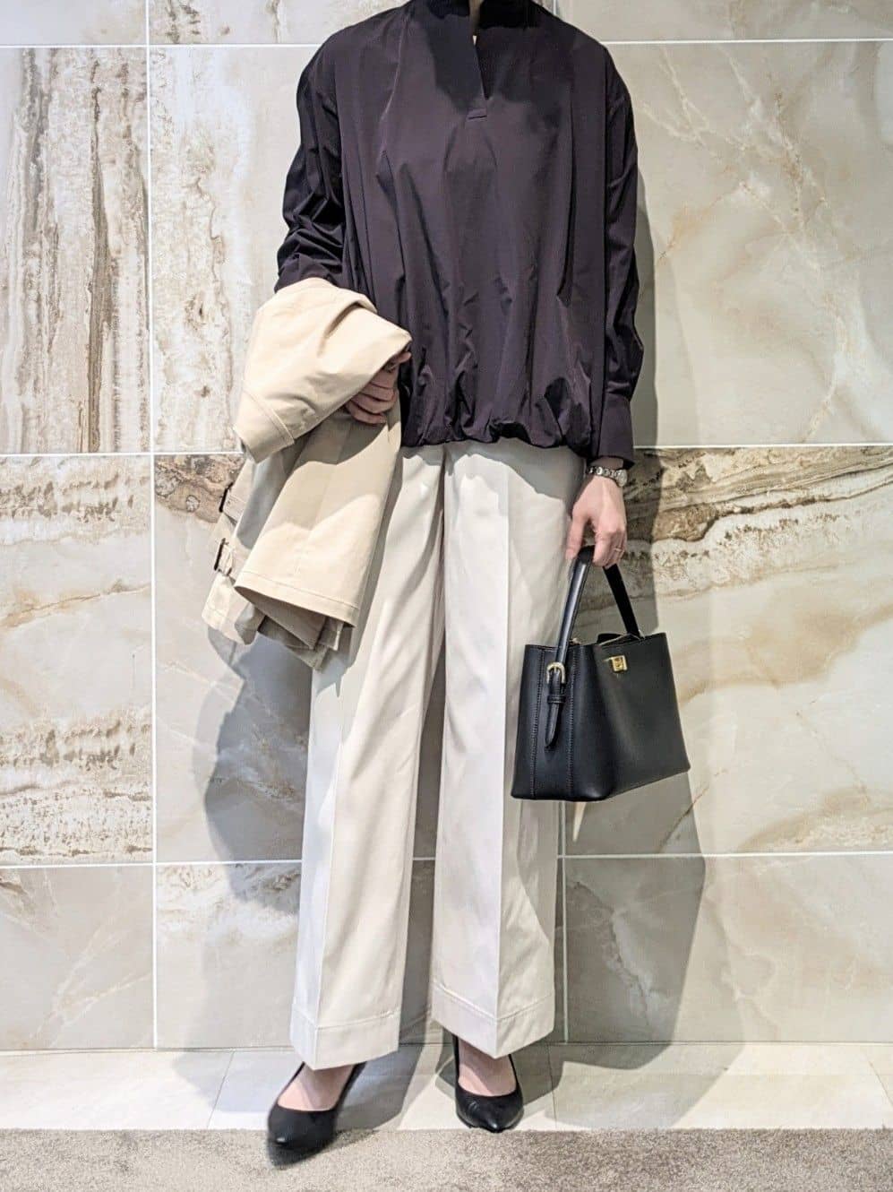 todaさんの「UNTITLED｜◆【朝比奈 彩&times;Oggi&times;UNTITLED スペシャルコラボ】バルーンヘムブラウス」を使ったコーディネート