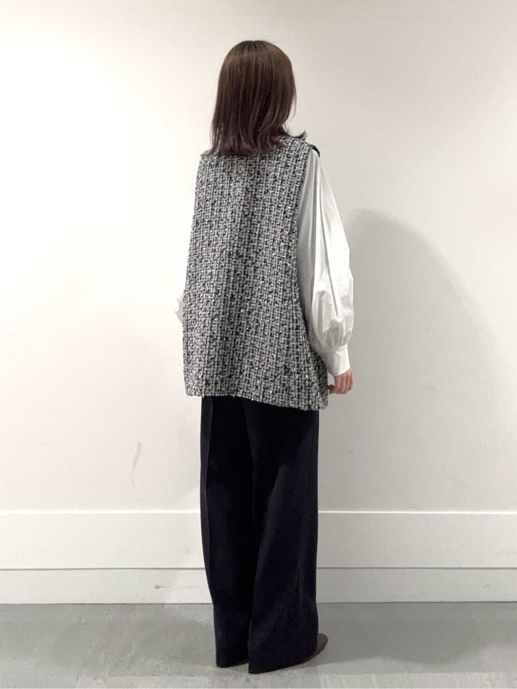 mioさんの「UNTITLED｜◆【通勤スーツ】ワイドパンツ」を使ったコーディネート