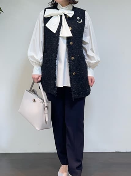 Asamiさんの「UNTITLED｜◆【通勤スーツ】タックテーパードパンツ」を使ったコーディネート