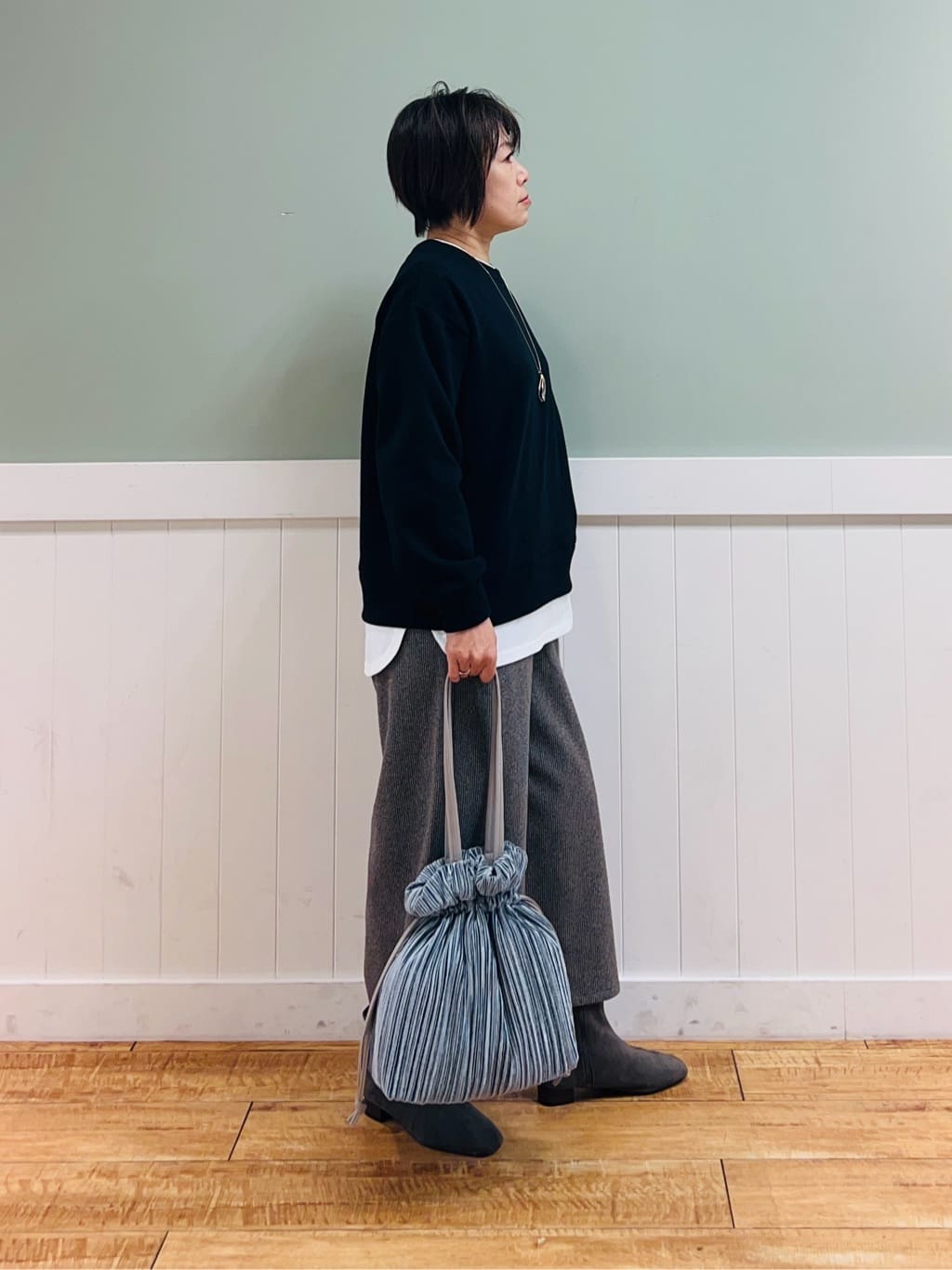 Naruさんの「SHOO･LA･RUE｜◆【洗える/S-LL】着るだけ簡単こなれ感 裏起毛レイヤード風スウェット【SHOO WARM】」を使ったコーディネート