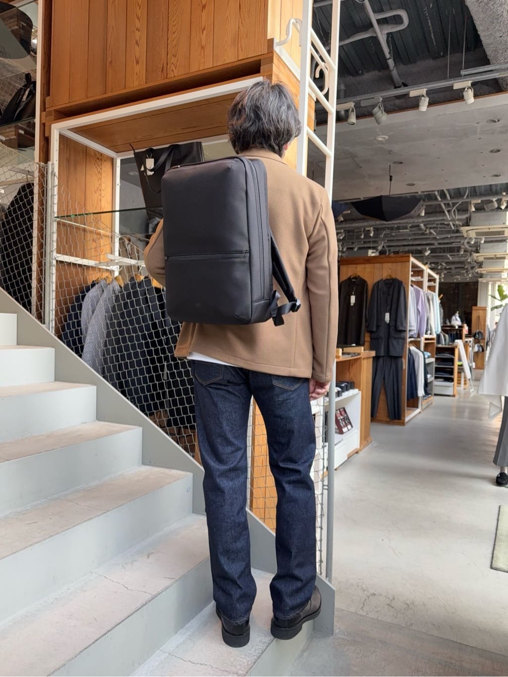 デザイナーTAKEman さんの「TAKEO KIKUCHI｜【モンスターストレッチ】日本製 ワンウォッシュ デニムパンツ」を使ったコーディネート