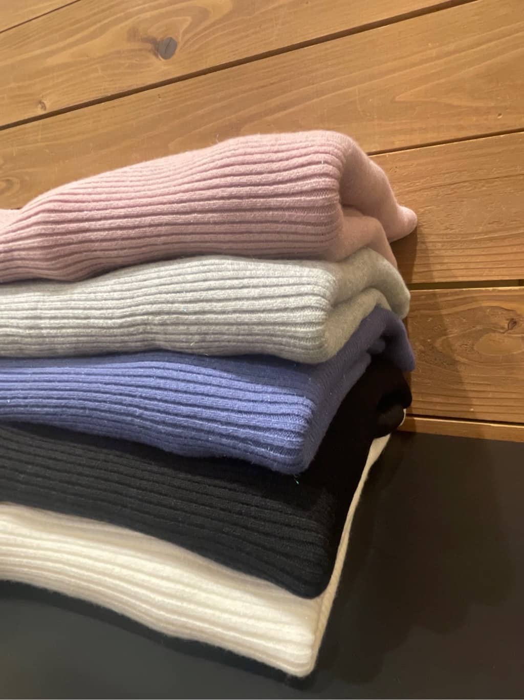 まるよOTさんの「SHOO･LA･RUE｜◆【洗える】上品で華やかに アンジェリーナ ドルマンニット」を使ったコーディネート