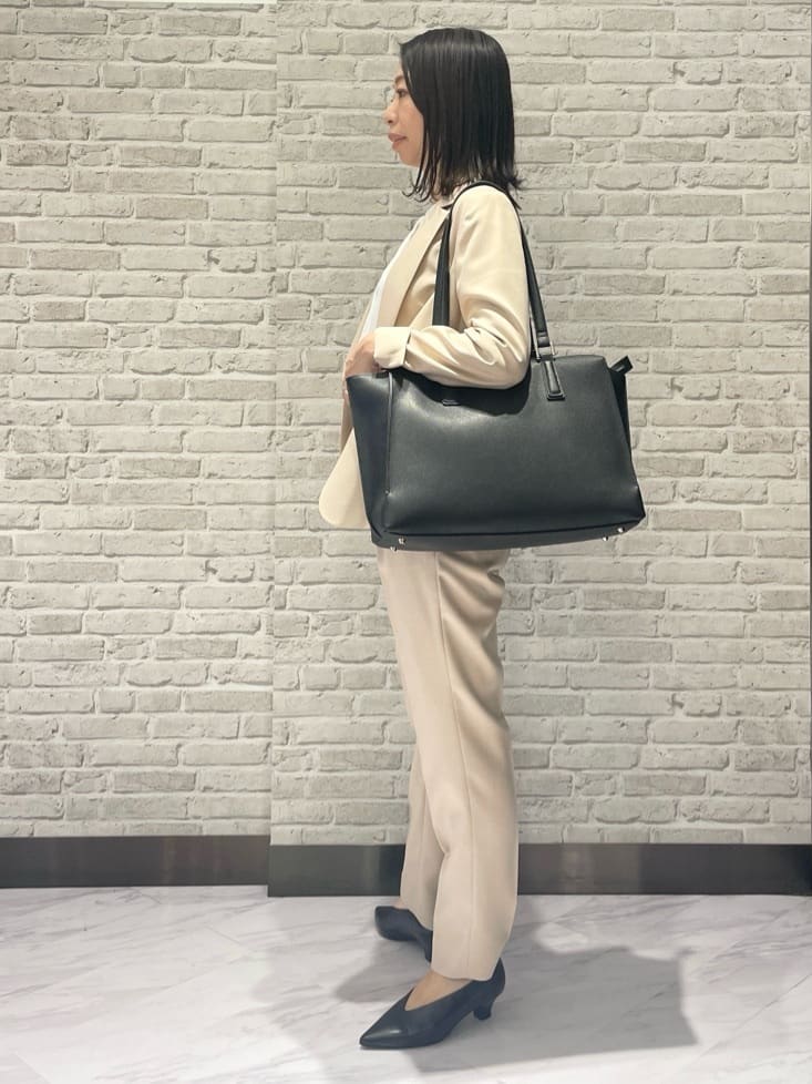 Mikoさんの「INDIVI｜◆【高機能／収納力◎！】シゴデキバッグ」を使ったコーディネート