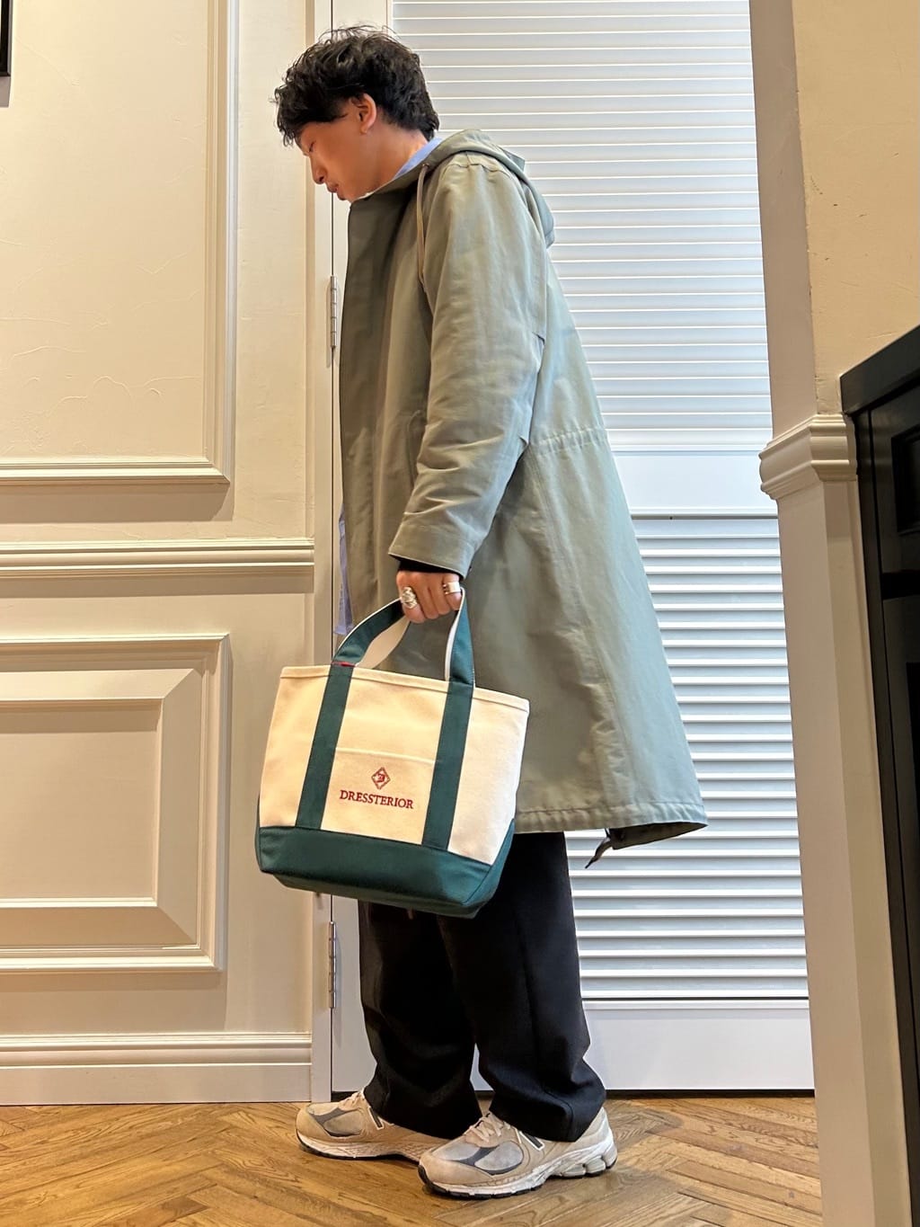 須田　慎二郎さんの「DRESSTERIOR｜」を使ったコーディネート
