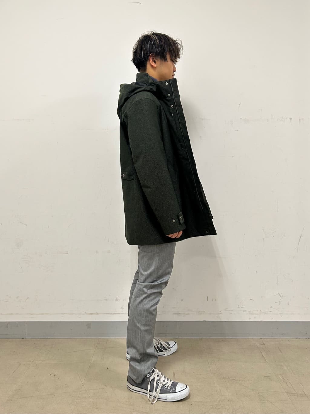 Hiroさんの「TAKEO KIKUCHI｜【全7サイズ&times;8色展開！】トップマルチヘリンボン パンツ」を使ったコーディネート