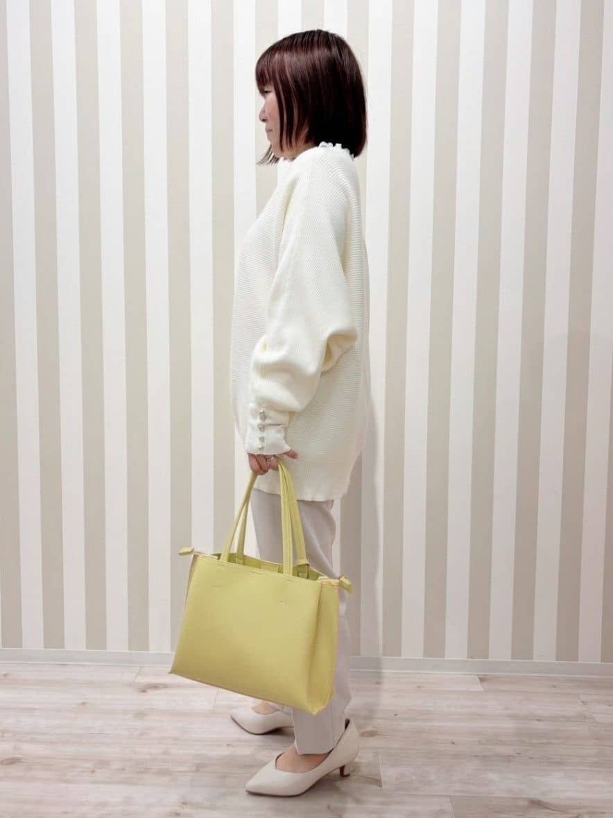 ゆーんさんの「SHOO･LA･RUE｜◆【洗える】大人の上品コーデに お袖ビジュー釦付きリブドルマンニット」を使ったコーディネート