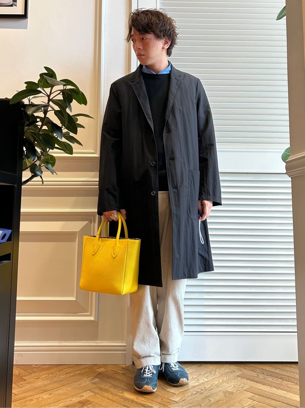須田　慎二郎さんの「DRESSTERIOR｜【otonaMUSE5月号掲載/日本製】シュリンクレザーミニトート」を使ったコーディネート