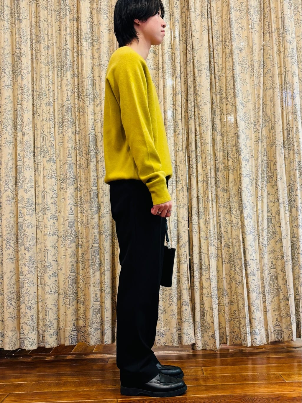 kaminaga さんの「DRESSTERIOR｜【Safari5月号掲載】イタリアレザースマホショルダーバッグ」を使ったコーディネート