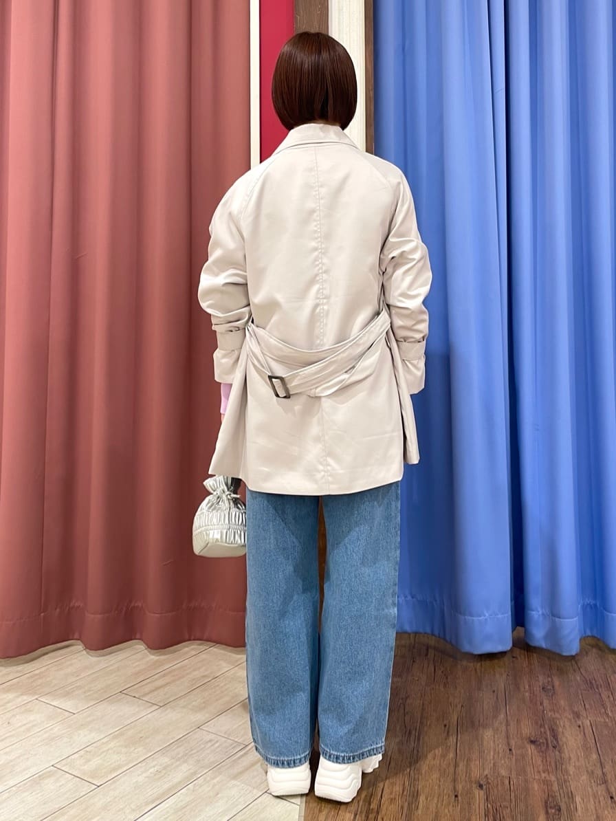 るるさんの「SHOO･LA･RUE｜◆【S-LL/防花粉/撥水】ミドル丈トレンチコート」を使ったコーディネート