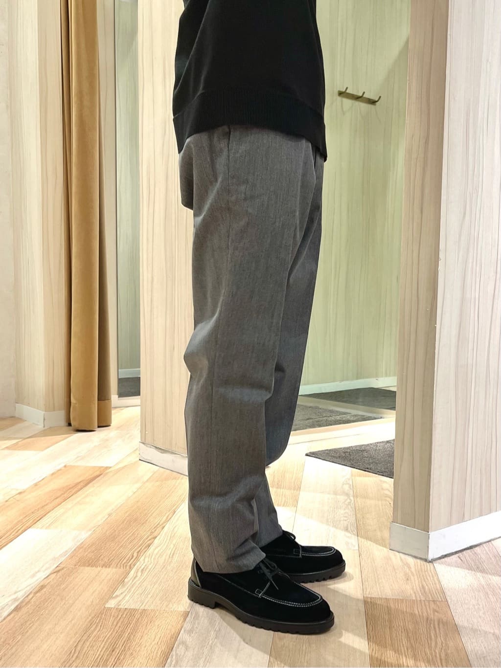 URAさんの「TAKEO KIKUCHI｜【オフィスカジュアル対応】ドレス チノパンツ」を使ったコーディネート