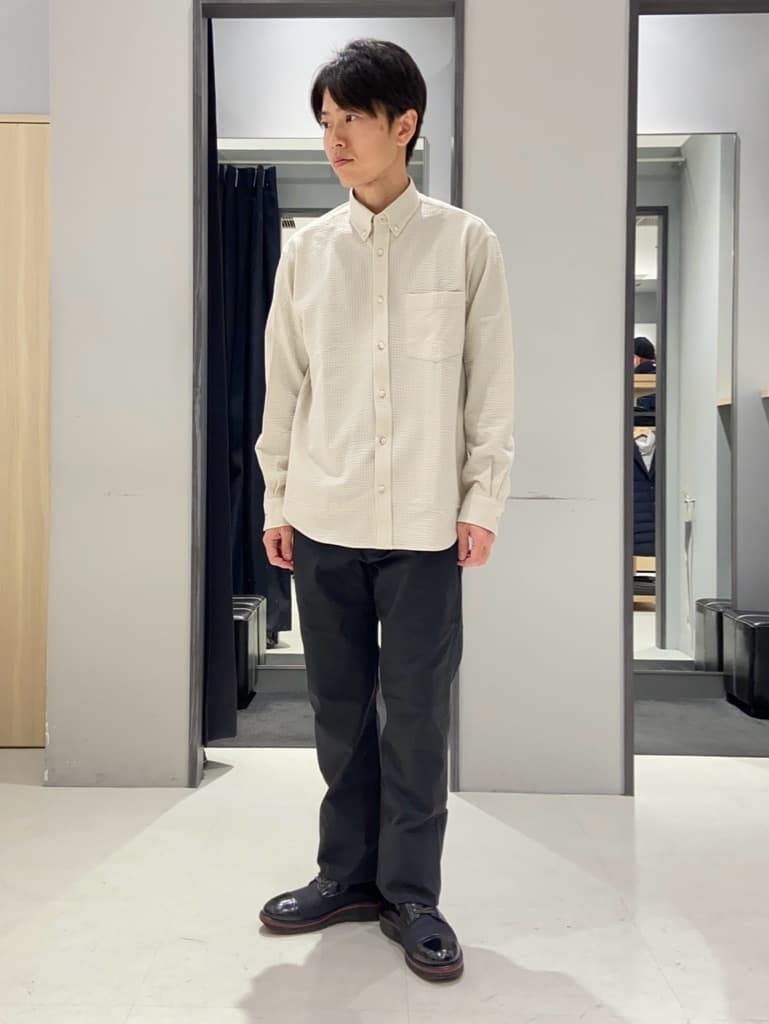 わいずみさんの「TAKEO KIKUCHI｜【Made in JAPAN】播州織 ストレッチ パンツ」を使ったコーディネート