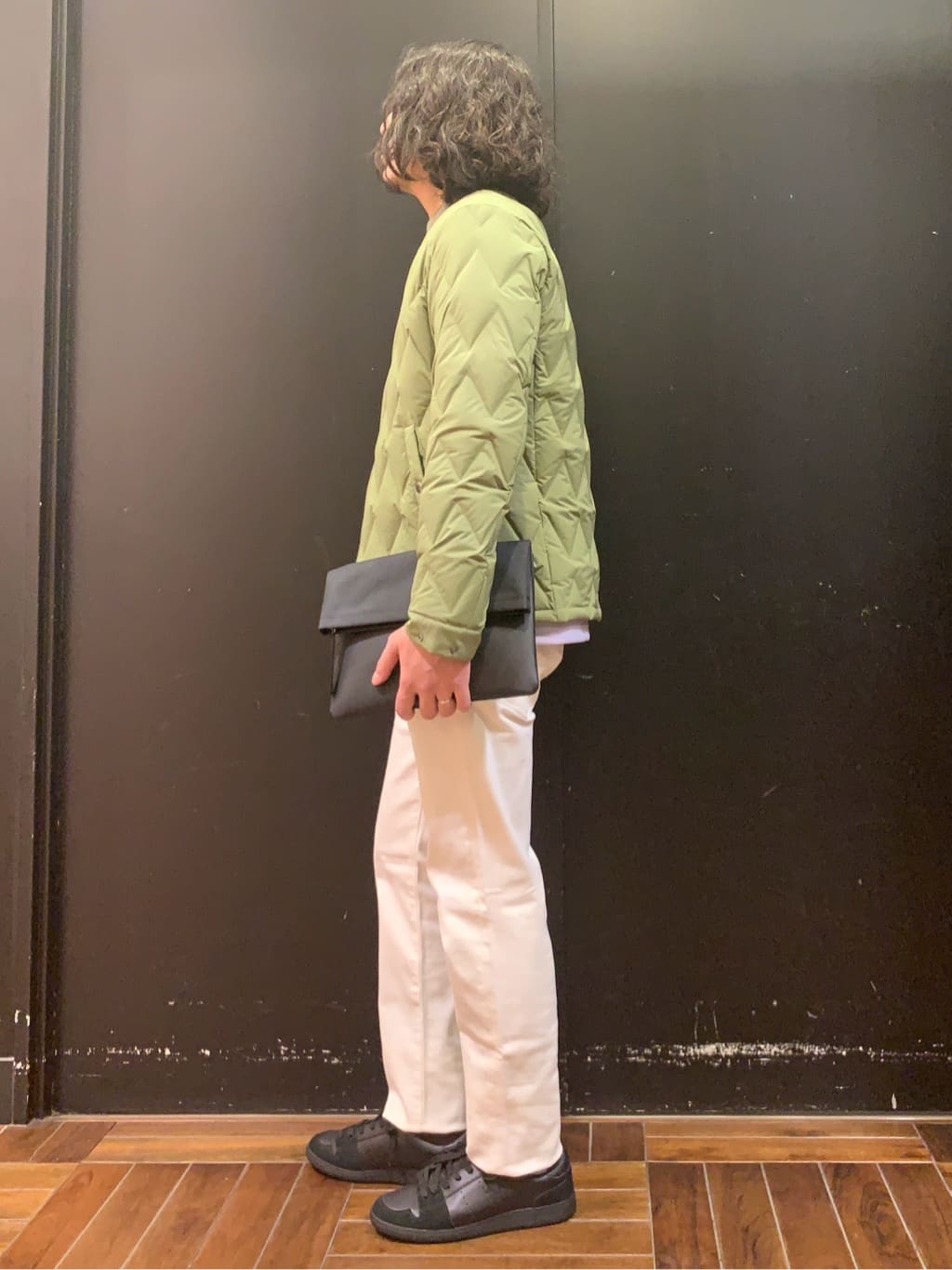 木村剛さんの「TAKEO KIKUCHI｜【Sサイズ～】ストレッチ デニム パンツ」を使ったコーディネート