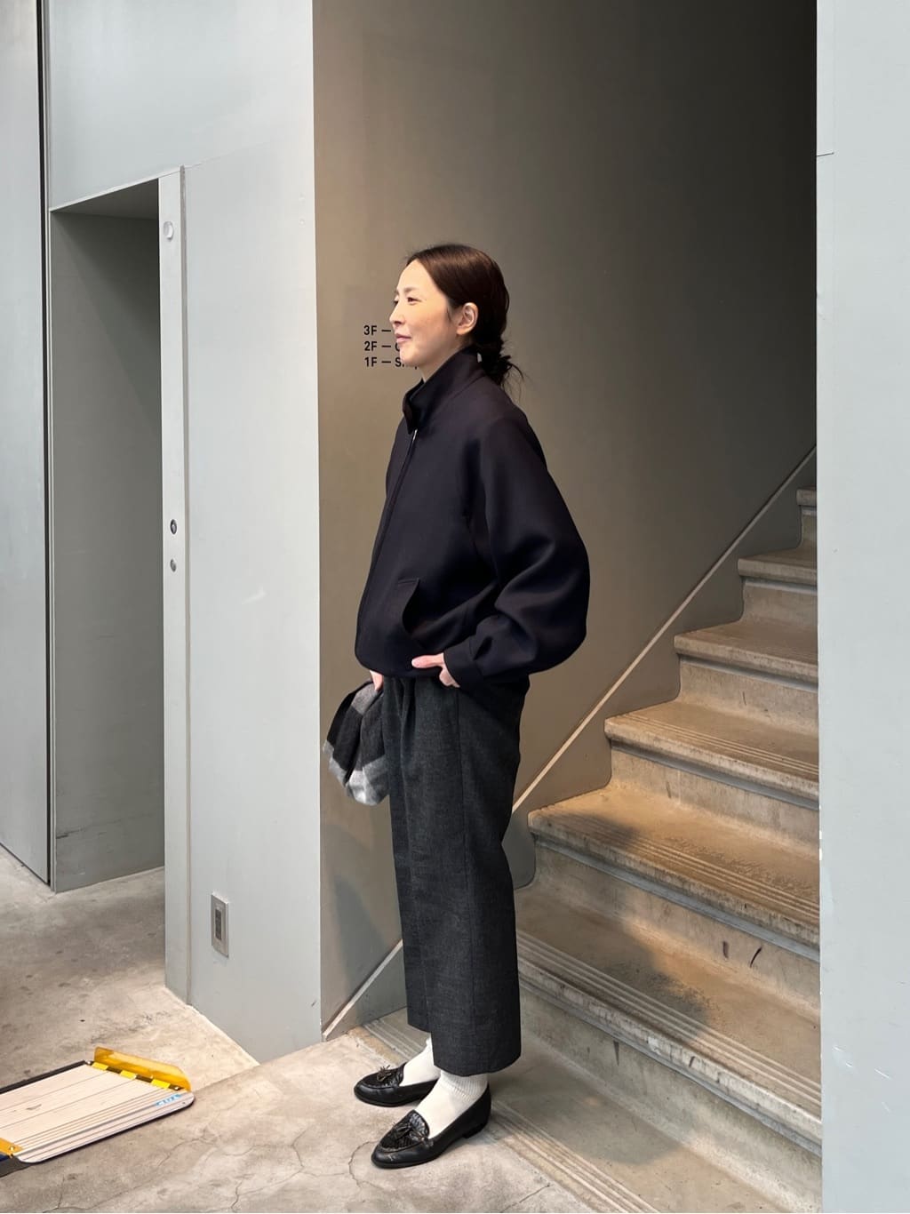神野（jinno）さんの「TAKEO KIKUCHI｜【カシミヤ100%】チェック カシミヤマフラー」を使ったコーディネート