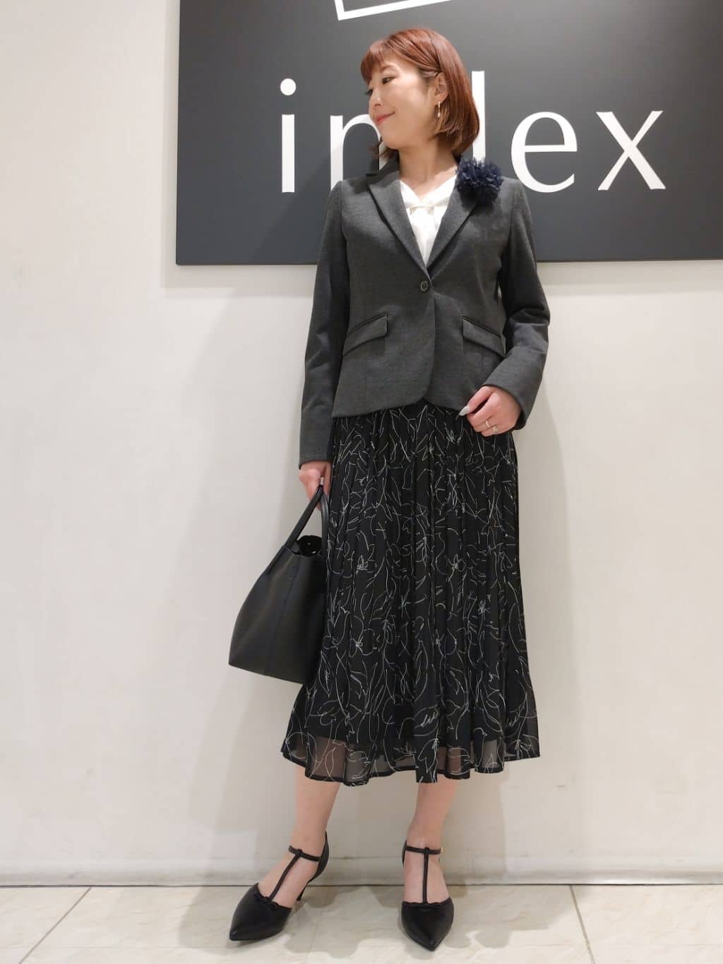 n.さんの「index｜◆【2WAY】フラワーパーツ合皮ミドルトートバッグ」を使ったコーディネート