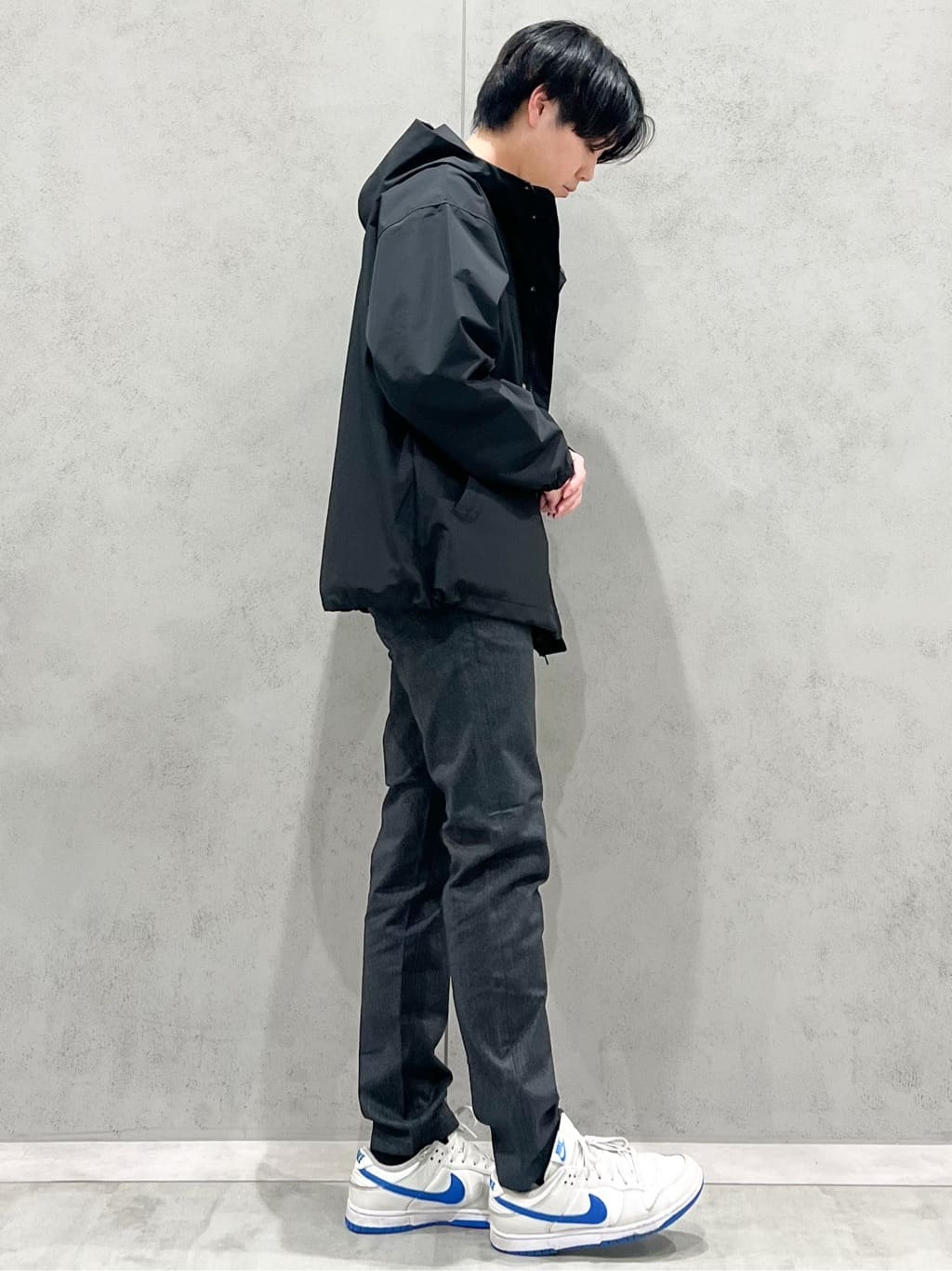 SHI-MAさんの「THE SHOP TK｜【オールシーズン穿ける！】7DAYSストレッチへリンボンパンツ　ON&hArr;OFF兼用」を使ったコーディネート