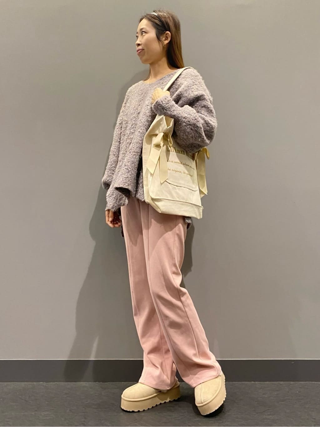 hiraさんの「ESPERANZA｜推し活にもぴったり！リリアンリーナサイドリボントートバッグ」を使ったコーディネート