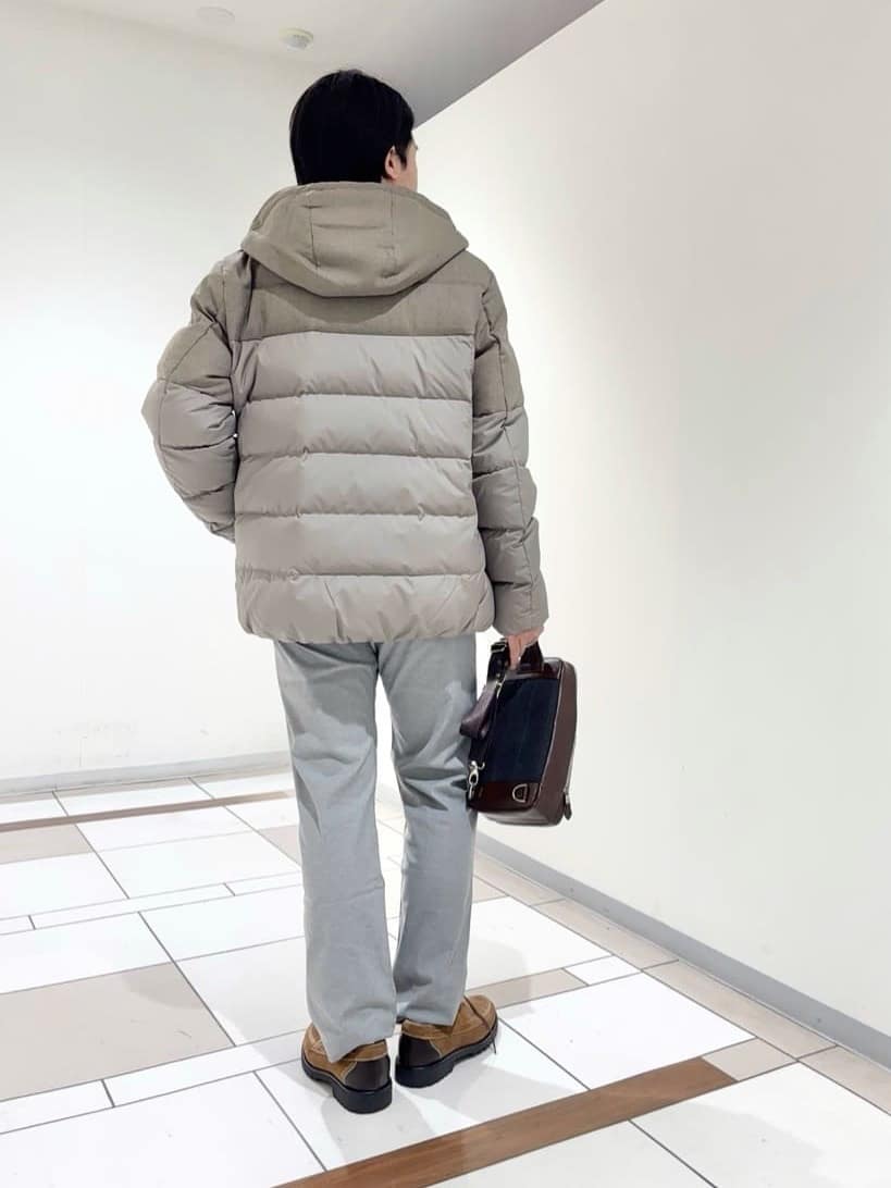 及川さんの「TAKEO KIKUCHI｜【Made in JAPAN】播州織 ストレッチ パンツ」を使ったコーディネート
