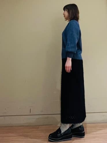 Juneさんの「UNTITLED｜◆【洗える/後ろウエストゴム】カットジャカード ナロースカート」を使ったコーディネート