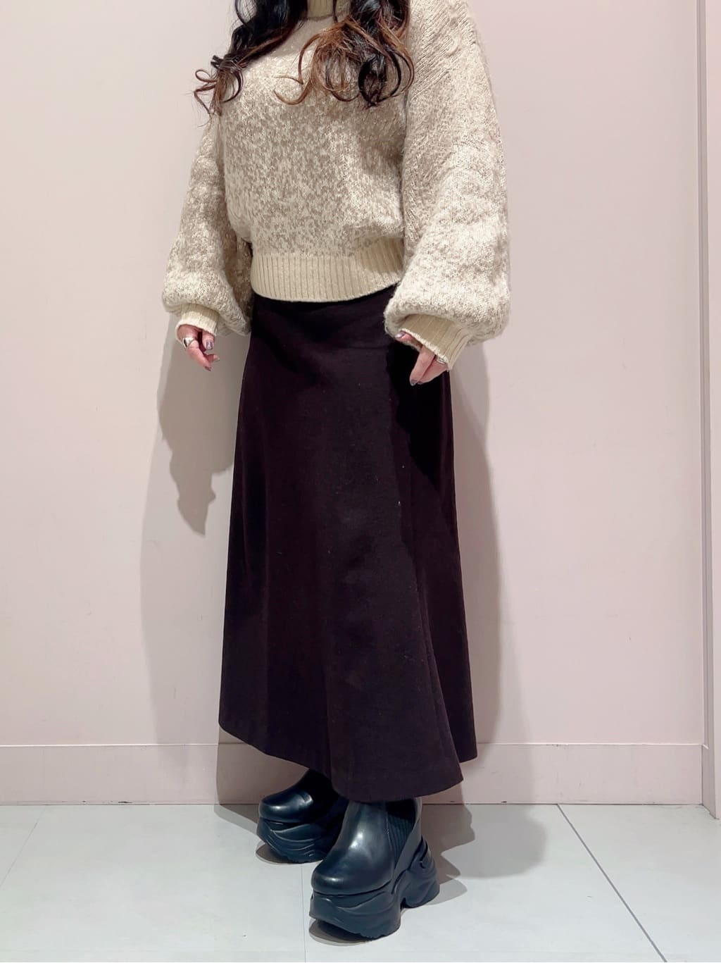 りえさんの「ESPERANZA｜スニーカーソールニットショートブーツ」を使ったコーディネート