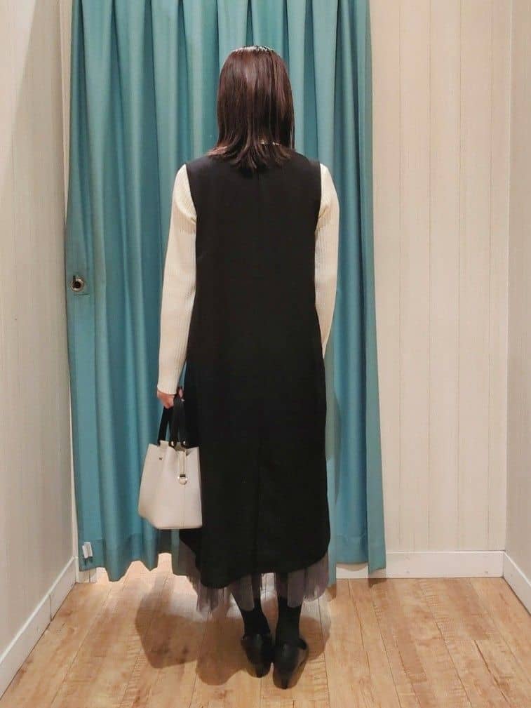 kawa.さんの「SHOO･LA･RUE｜◆【セレモニーからデイリーまで】女性らしさあふれる チュールスカート」を使ったコーディネート