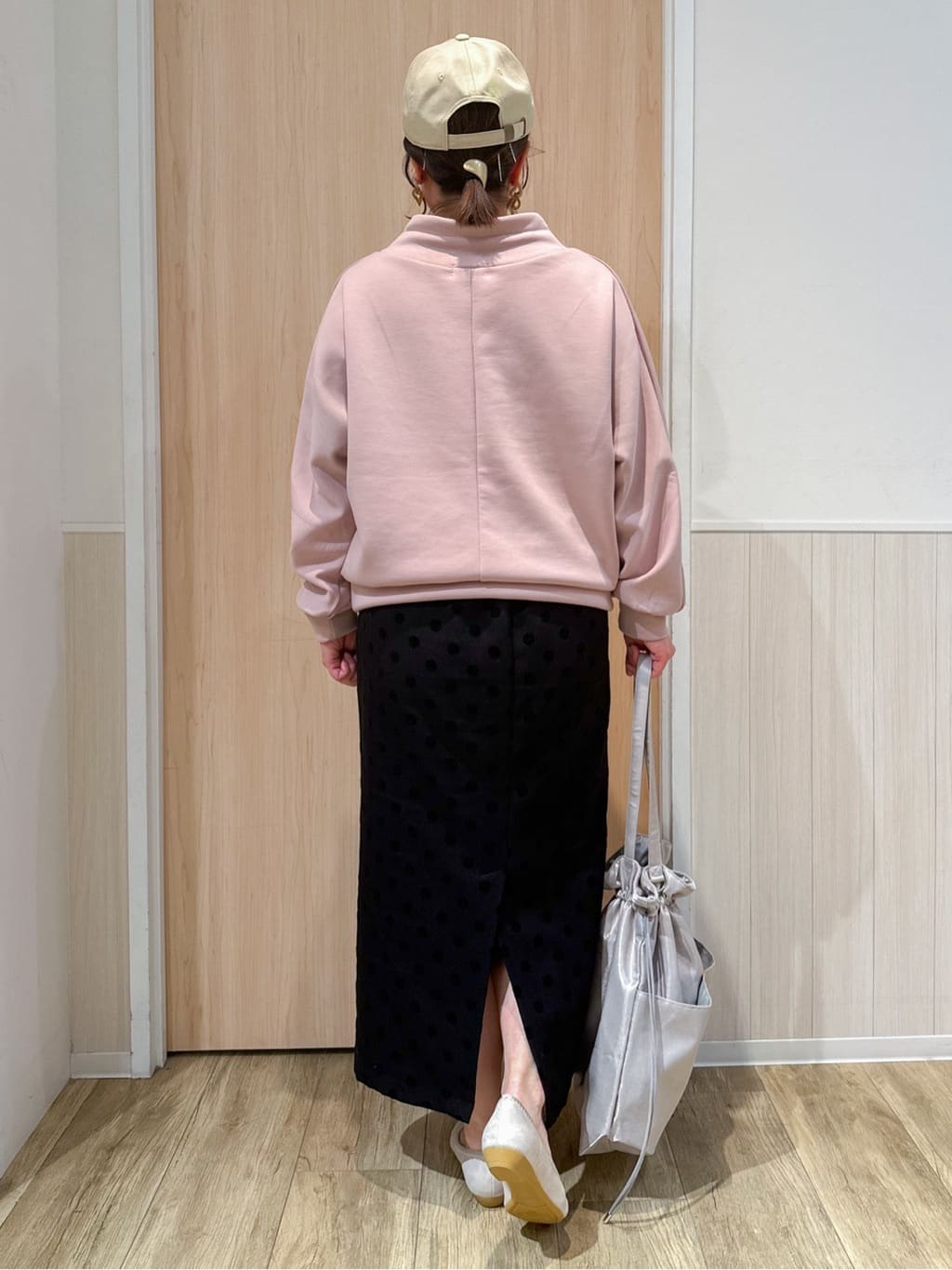 mimoさんの「SHOO･LA･RUE｜◆ストレッチアーモンドトゥパンプス」を使ったコーディネート