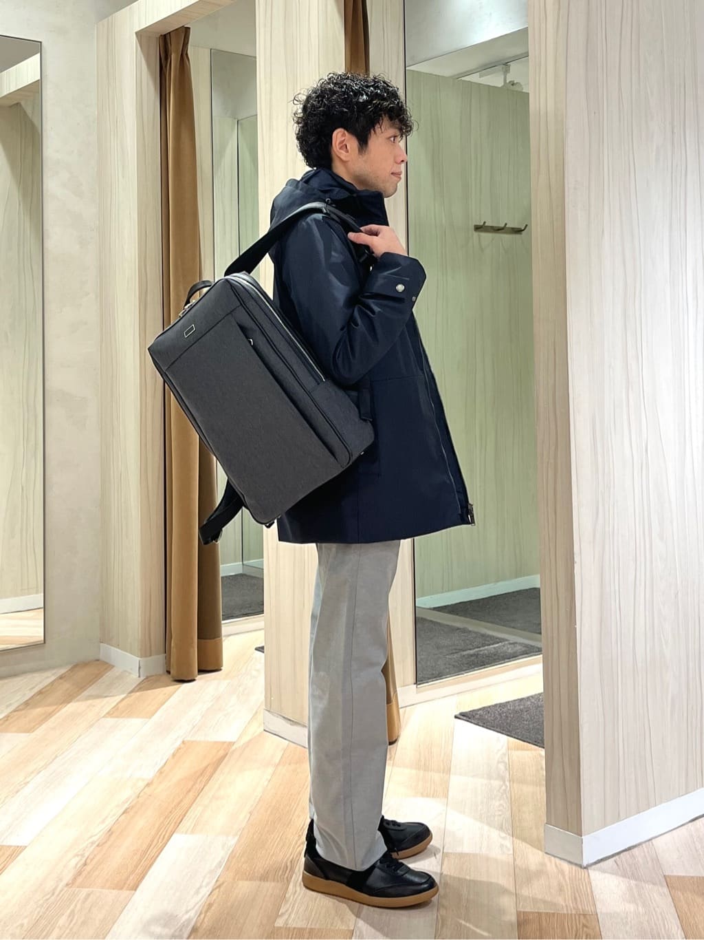 URAさんの「TAKEO KIKUCHI｜【Made in JAPAN】播州織 ストレッチ パンツ」を使ったコーディネート