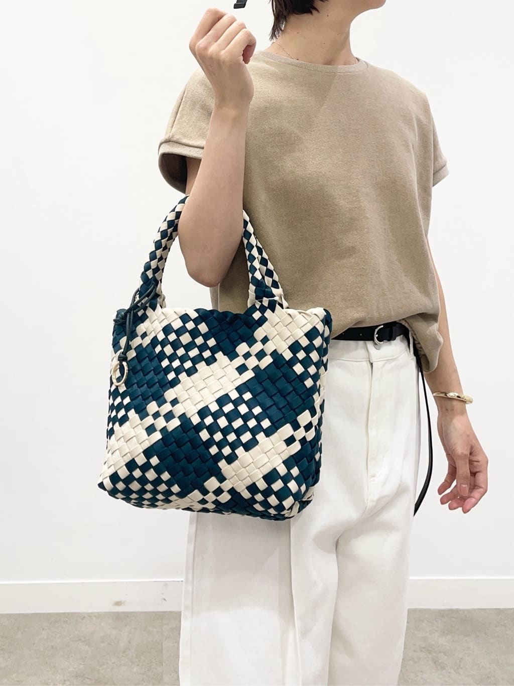 KAYOさんの「UNTITLED｜◆カーブシルエット ワイドデニム」を使ったコーディネート