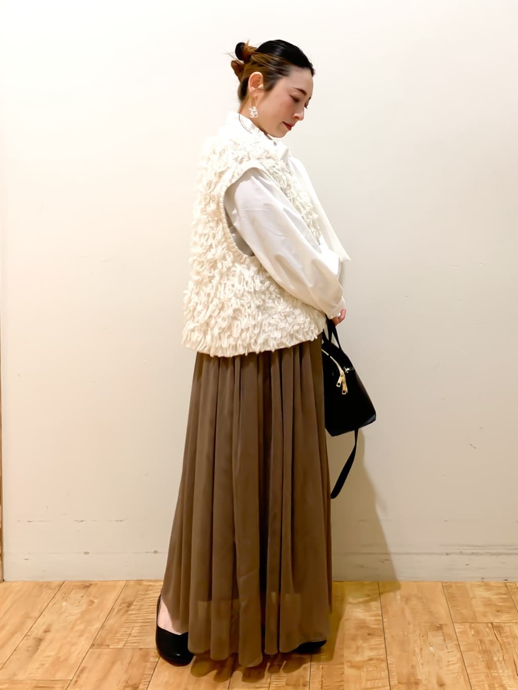 MEGさんの「SHOO･LA･RUE｜◆【セレモニーからデイリーまで】女性らしさあふれる チュールスカート」を使ったコーディネート