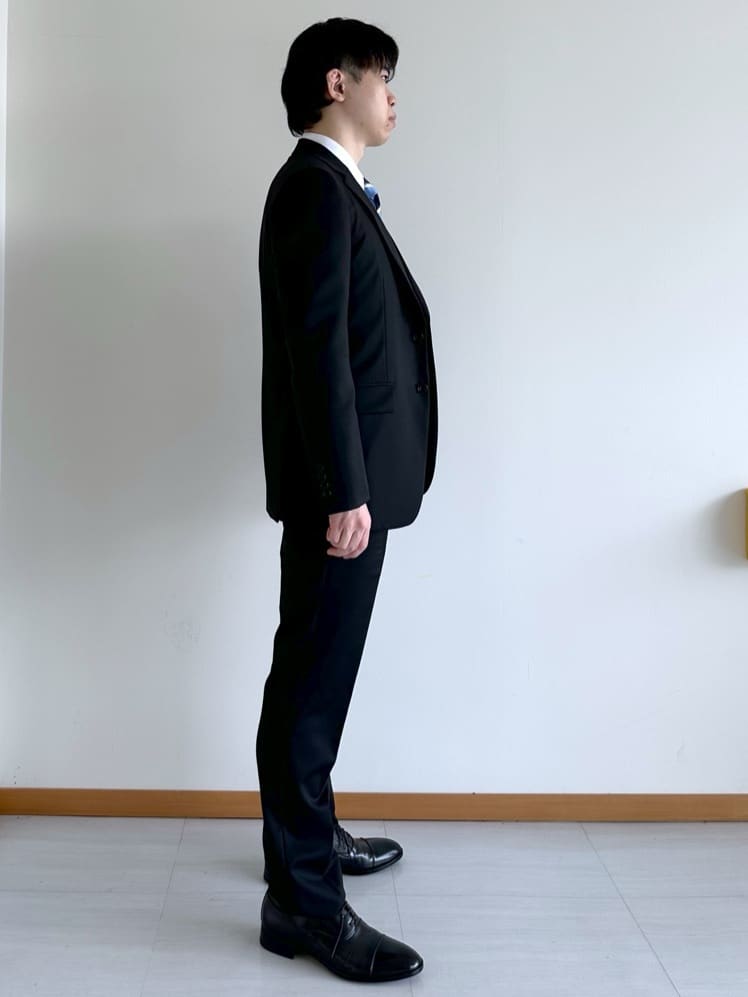 イッシーさんの「TAKEO KIKUCHI｜【冠婚葬祭】無地 サージスーツ/3ピース対応可」を使ったコーディネート