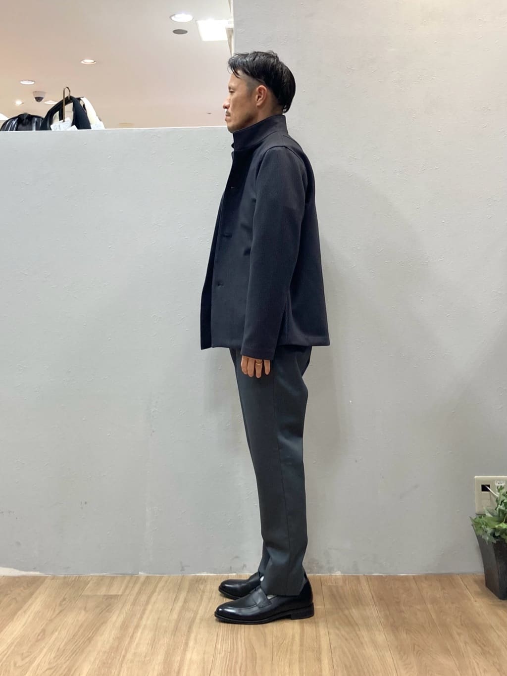 シュンさんの「TAKEO KIKUCHI｜【DOWN FABRIC】ダウンファブリック スタンドカラーブルゾン」を使ったコーディネート
