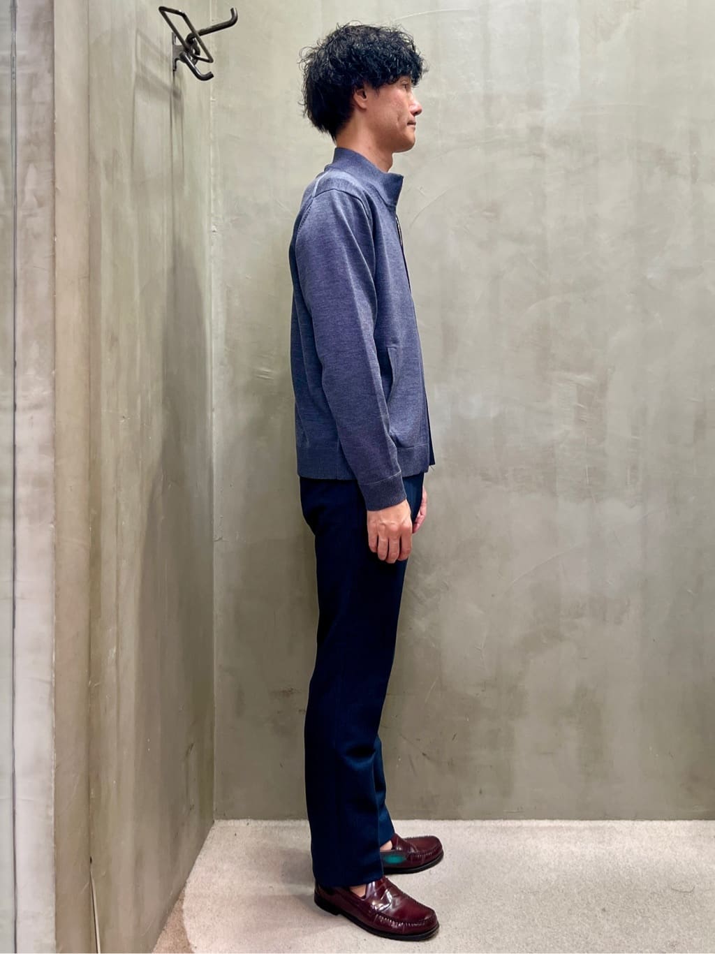 mutoさんの「TAKEO KIKUCHI｜【DOWN FABRIC】ダウンファブリック ドレスパンツ / セットアップ対応」を使ったコーディネート