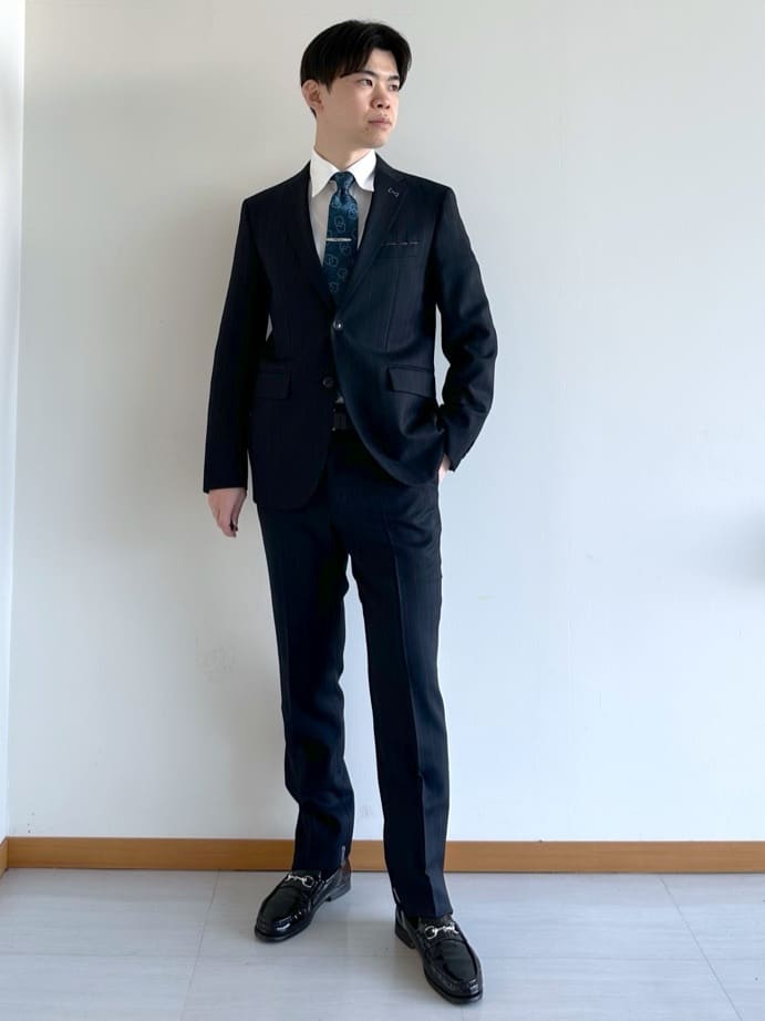 イッシーさんの「TAKEO KIKUCHI｜【THE FLAGSHIP】矢絣 ストライプ スーツ」を使ったコーディネート