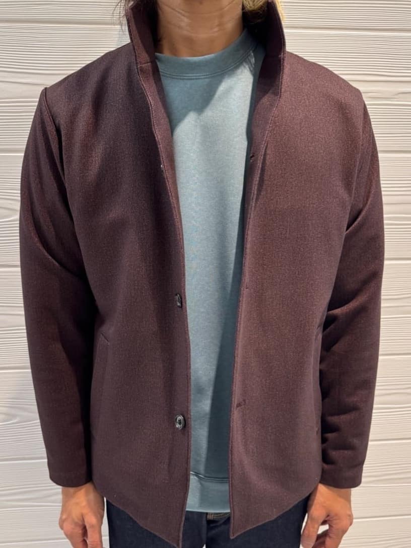井出恭輔さんの「TAKEO KIKUCHI｜【DOWN FABRIC】ダウンファブリック スタンドカラーブルゾン」を使ったコーディネート