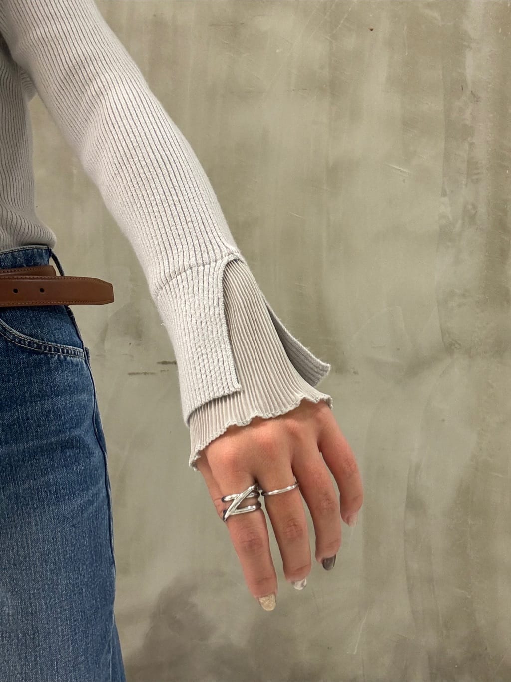 minaさんの「grove｜【Lee&times;grove別注】STRAIGHT DENIM PANTS」を使ったコーディネート