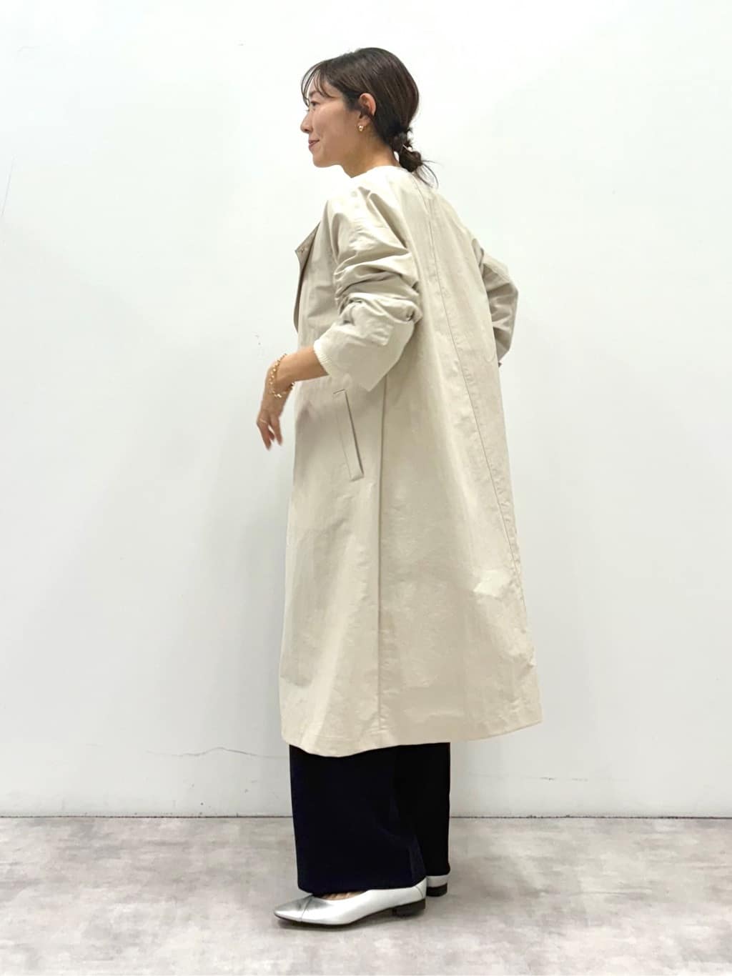 YUさんの「INDIVI｜◆【撥水／UVケア／軽量】トレンチ風ロングコート」を使ったコーディネート