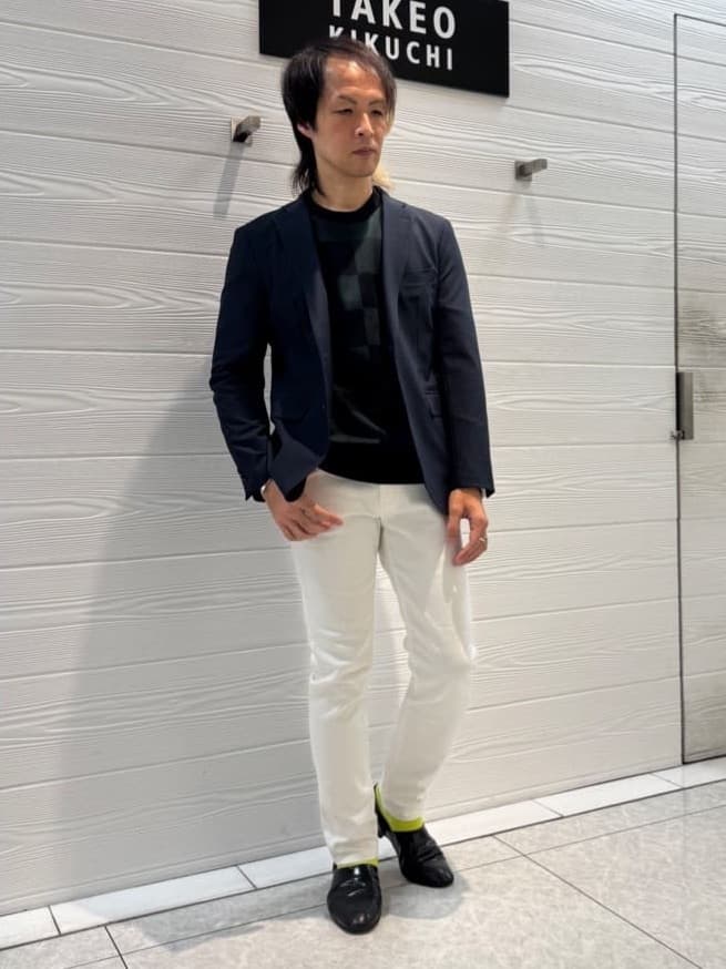 井出恭輔さんの「TAKEO KIKUCHI｜【Sサイズ～】ストレッチ デニム パンツ」を使ったコーディネート