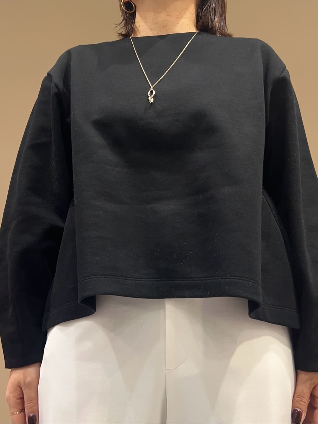 fukuさんの「UNTITLED｜◆【後ろウエストゴム/きれいめ】ストレッチ ワイドパンツ」を使ったコーディネート