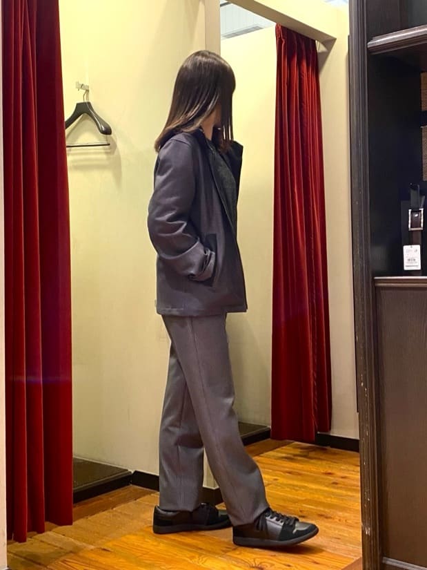 かわぴーさんの「TAKEO KIKUCHI｜【DOWN FABRIC】ダウンファブリック ドレスパンツ / セットアップ対応」を使ったコーディネート