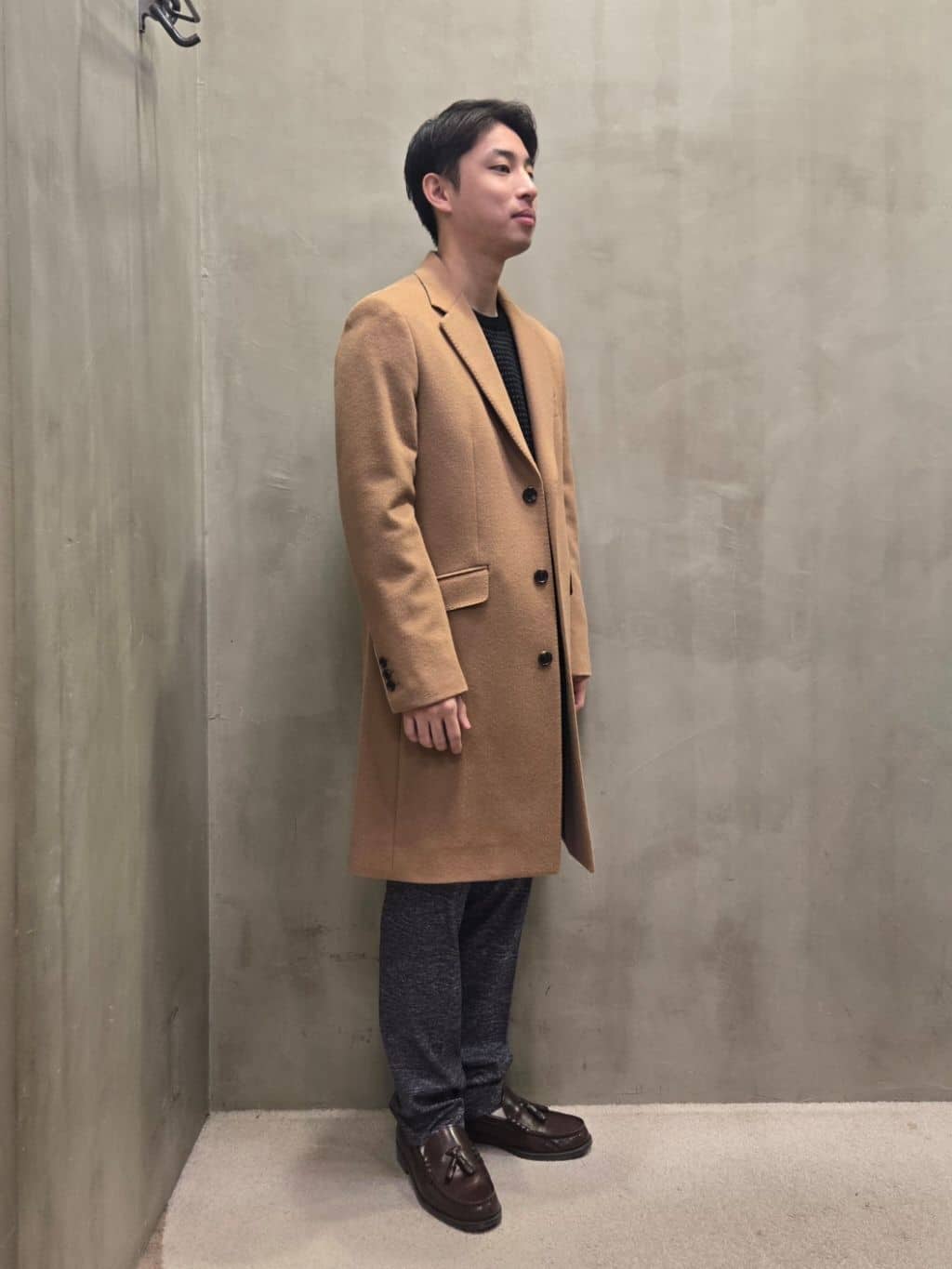 白木駆さんの「TAKEO KIKUCHI｜ウールカシミヤブレンド チェスターコート」を使ったコーディネート