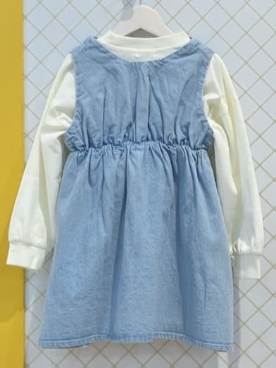 蒼さんの「SHOO･LA･RUE｜◆【洗える/100-150cm】スカラップ使いがキュートな デニムジャンドレ」を使ったコーディネート