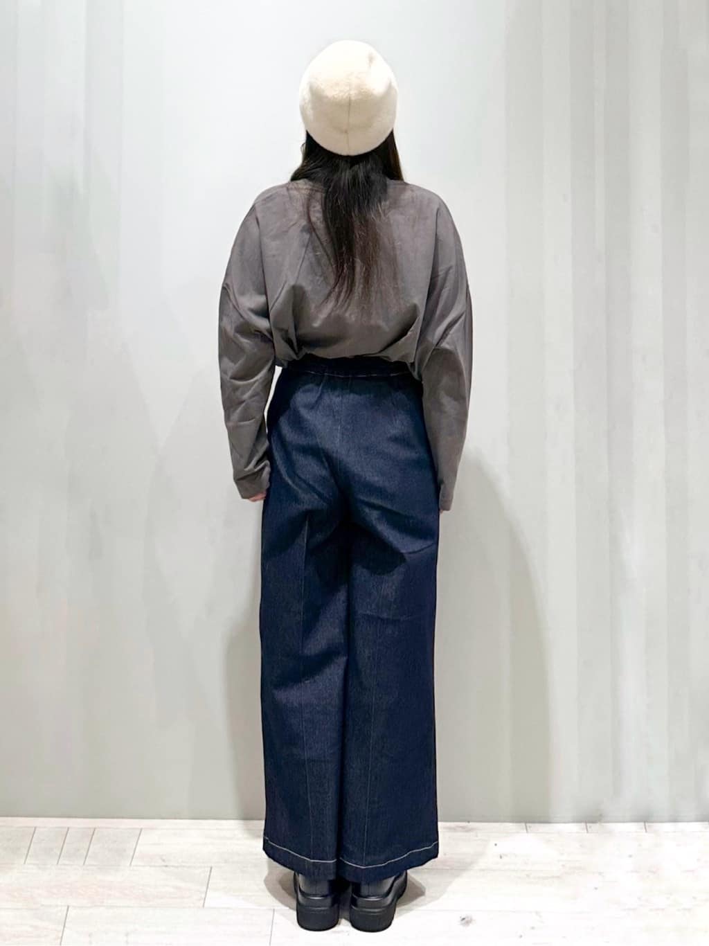Iguさんの「THE SHOP TK｜◆微起毛天竺ロゴロンT」を使ったコーディネート