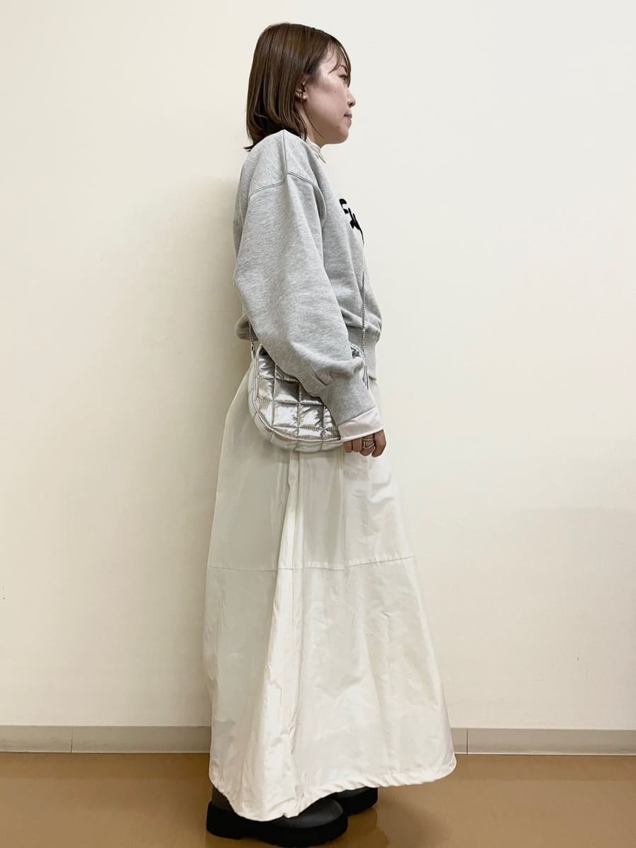 emiさんの「OPAQUE.CLIP｜◆刺繍ロゴスウェット【洗濯機洗い可】」を使ったコーディネート