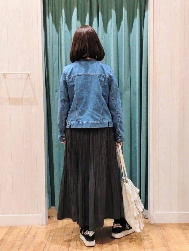 ゆーさんさんの「SHOO･LA･RUE｜◆【S-LL】大人のための ノーカラーデニムジャケット」を使ったコーディネート