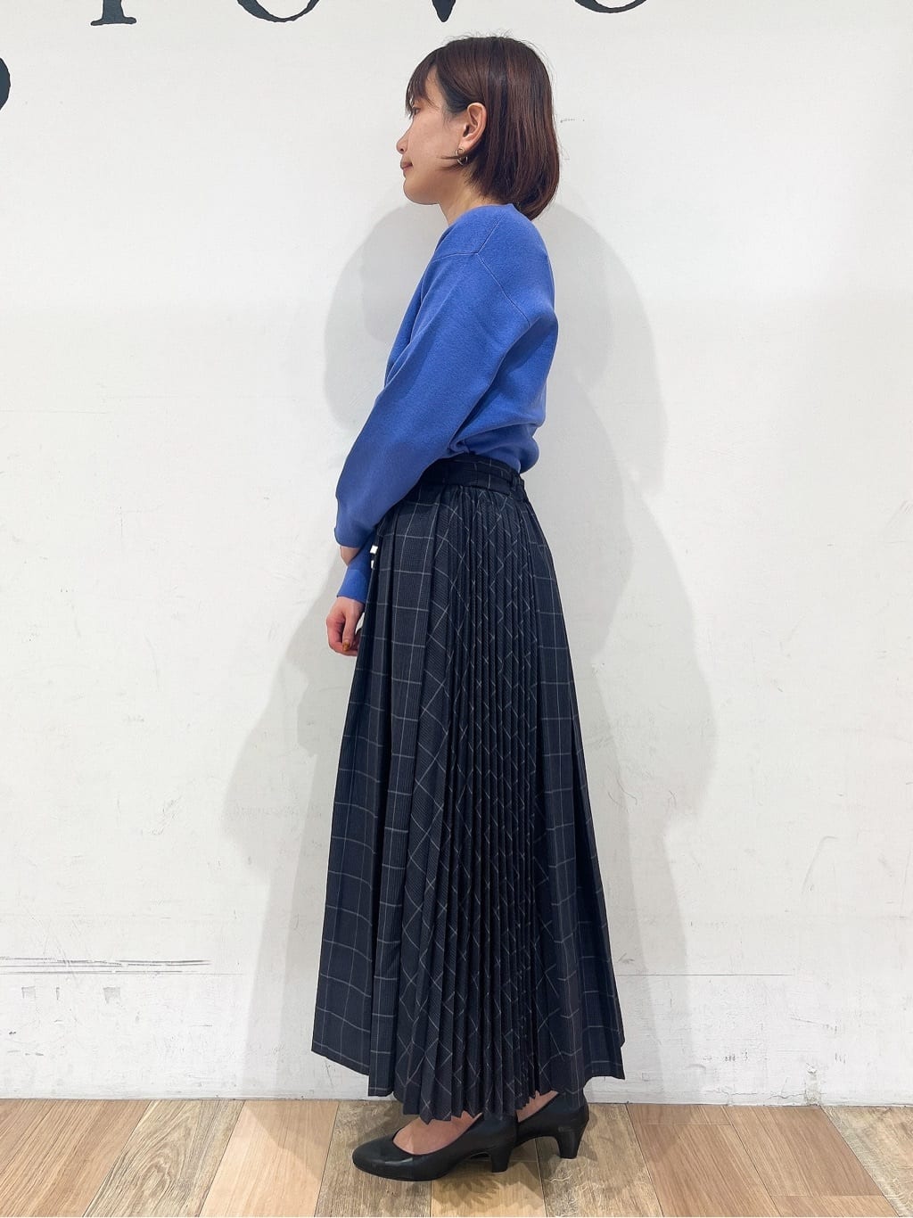 山さんさんの「grove｜【ふわっと心地よい足入れ】やわここち(R)Vカットパンプス」を使ったコーディネート