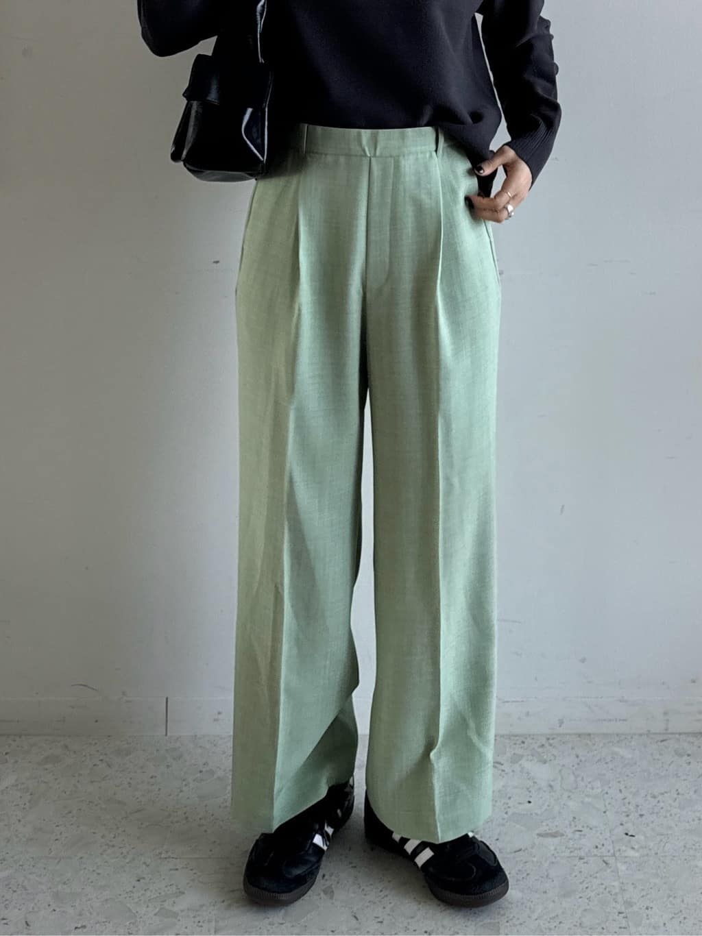 omaさんの「THE SHOP TK｜◆【毛玉になりにくい/蓄熱性】春色_美人ガーターニット/洗える/体形カバー」を使ったコーディネート