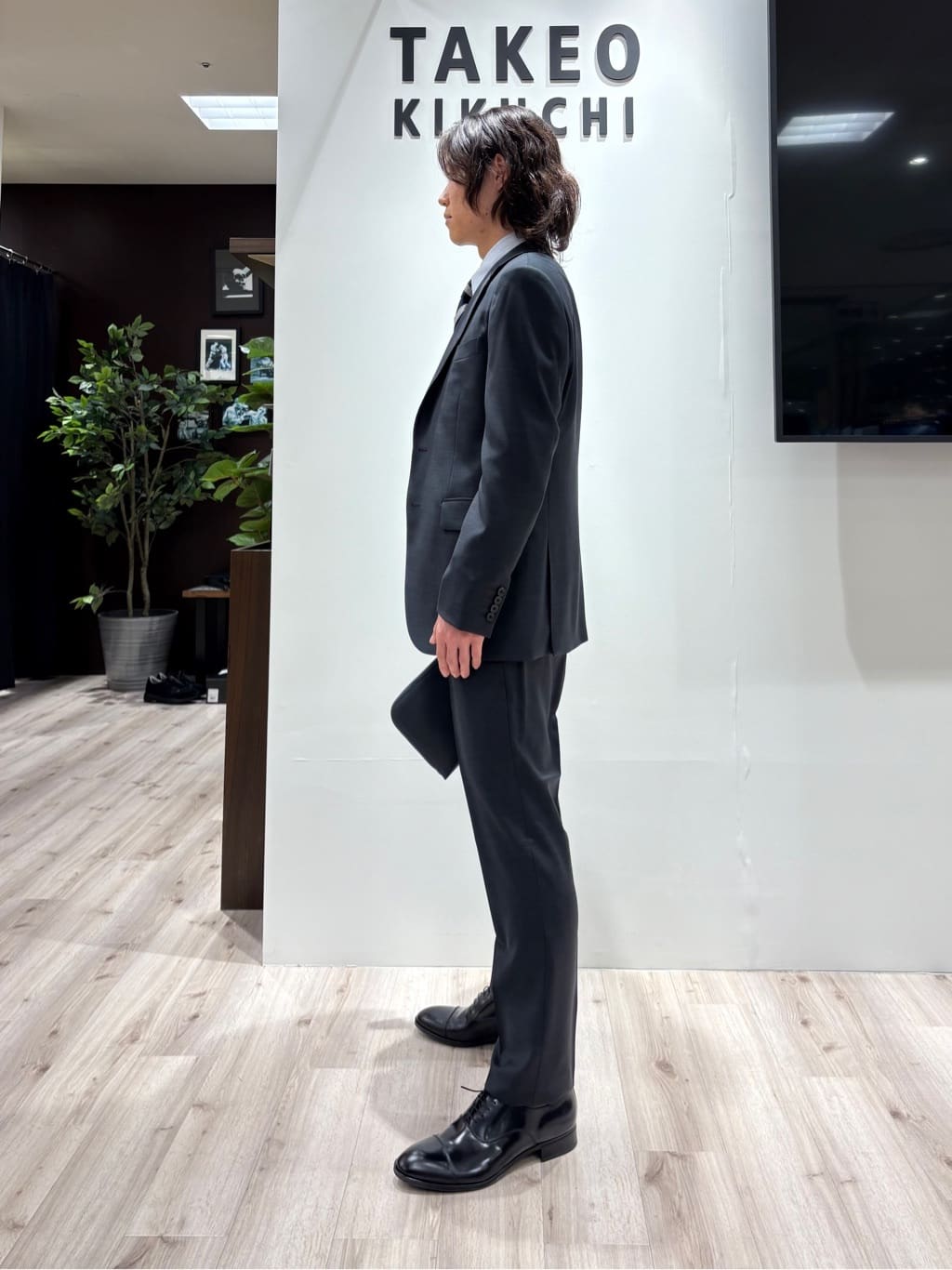 Kaiさんの「TAKEO KIKUCHI｜【Three by Three】シャイニーシャークピンヘッド ベスト / 3ピース対応」を使ったコーディネート