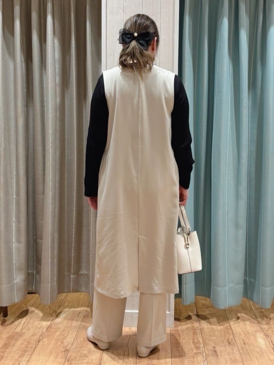 HANAさんの「SHOO･LA･RUE｜◆【S-LL/2WAY】ジャンドレにもなるロングジレ」を使ったコーディネート
