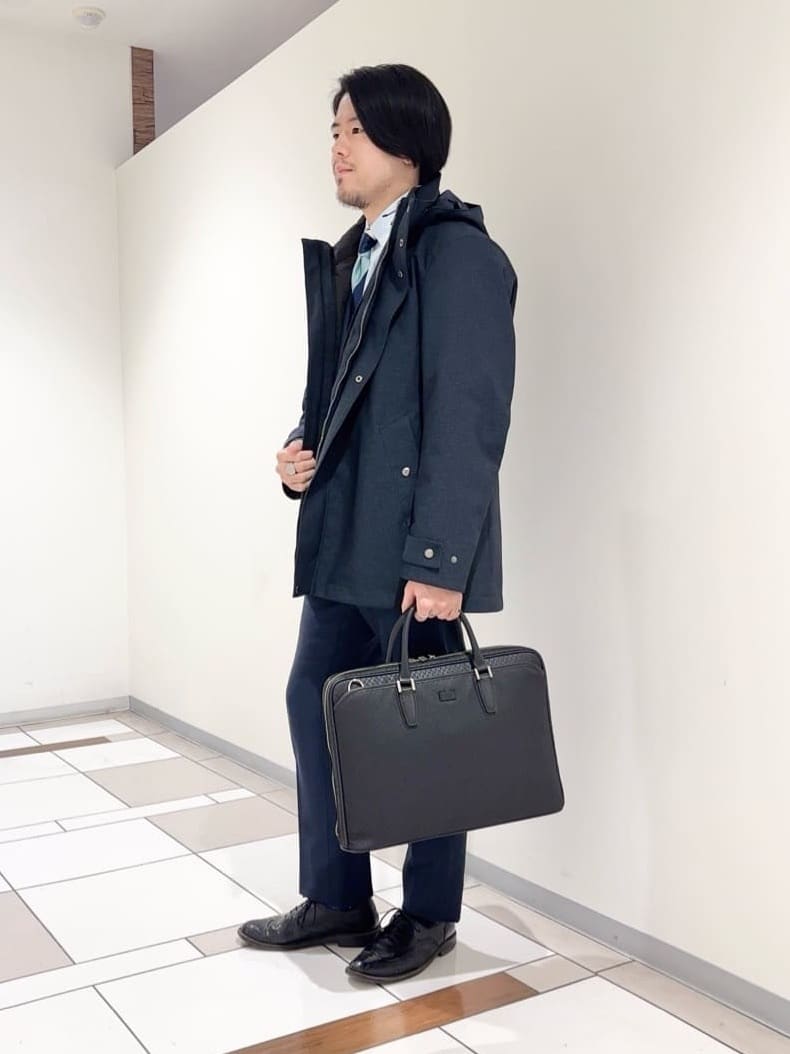 及川さんの「TAKEO KIKUCHI｜【Three by Three】シャイニーシャークピンヘッド スーツ/3ピース対応可」を使ったコーディネート