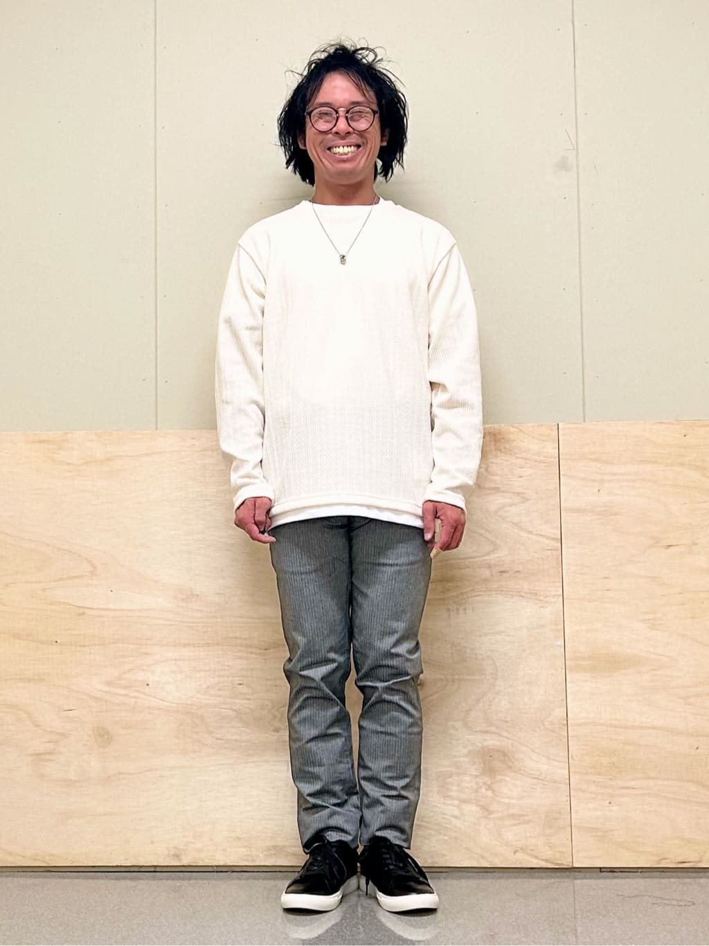KENJI Iさんの「THE SHOP TK｜【オールシーズン穿ける！】7DAYSストレッチへリンボンパンツ　ON&hArr;OFF兼用」を使ったコーディネート