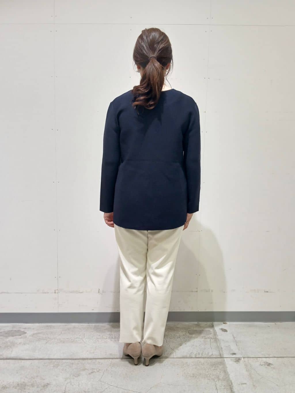kaoさんの「INDIVI｜◆【洗える／軽量】美シルエット ペプラムニット」を使ったコーディネート